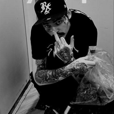 scarecrow187ss's tweet photo. #NewProfilePic https://t.co/xeIq4qgt5t