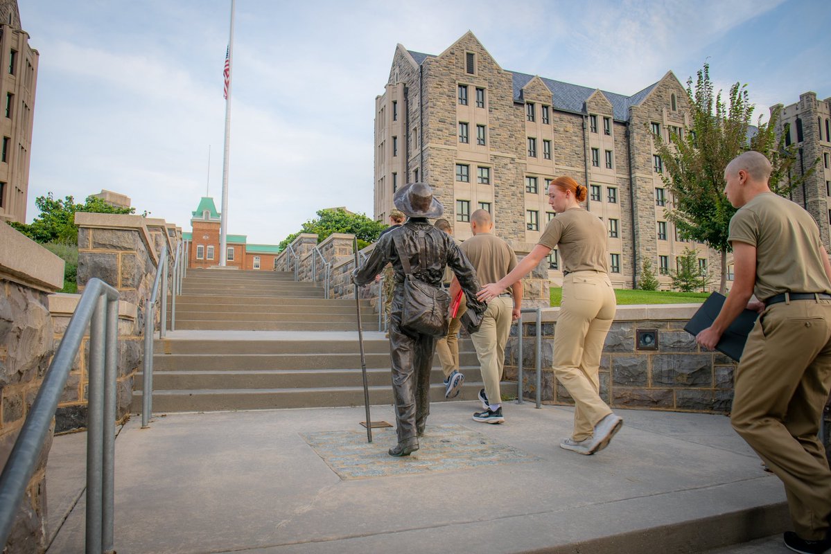 VTCorpsofCadets's tweet photo. They all arrived from different paths - but starting today, they learn to move as one.
Forge Week has officially kicked off. Welcome to Upper Quad, Class of 2030!
#hokies #seniormilitarycollege #utprosim #vt30 https://t.co/lY3uO7Q83P