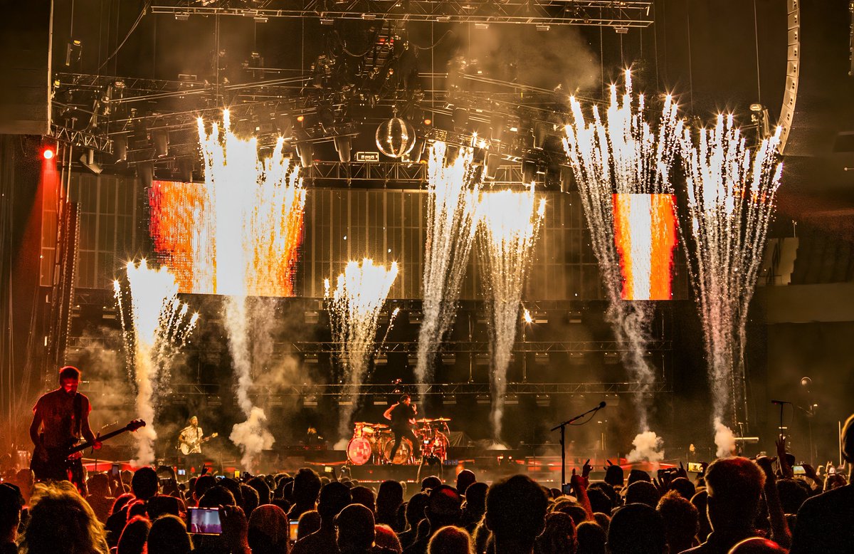 shutter16's tweet photo. 🔥 Shinedown (Atlantic), Skillet + From Ashes To New (Better Noise) ROCKED Spectrum Center!

The Dance, Kid, Dance Act II Tour brought pyro, anthems &amp; pure arena-rock energy to Charlotte. 🤘

📸✍️ Kris Engelhart

https://t.co/k4QmxoVPpO https://t.co/k65uL4lxul