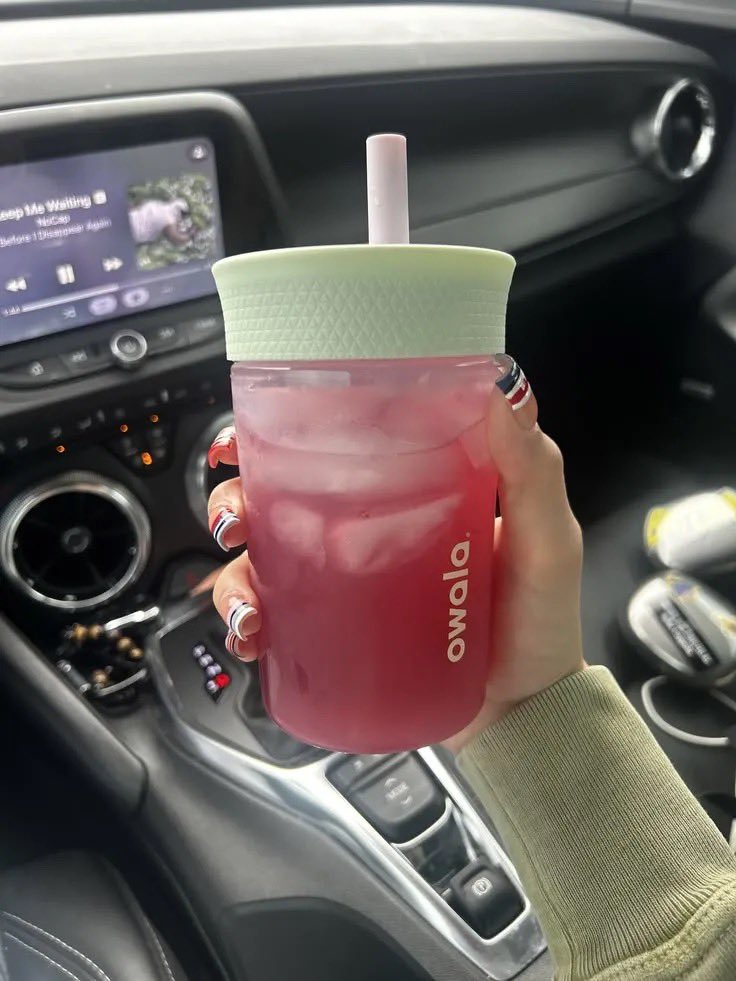 accresst's tweet photo. POV:Baru 3 hari pakai tumbler ini, udah 7 orang nanya belinya di mana😭￼ https://t.co/G2l2OXrJUc