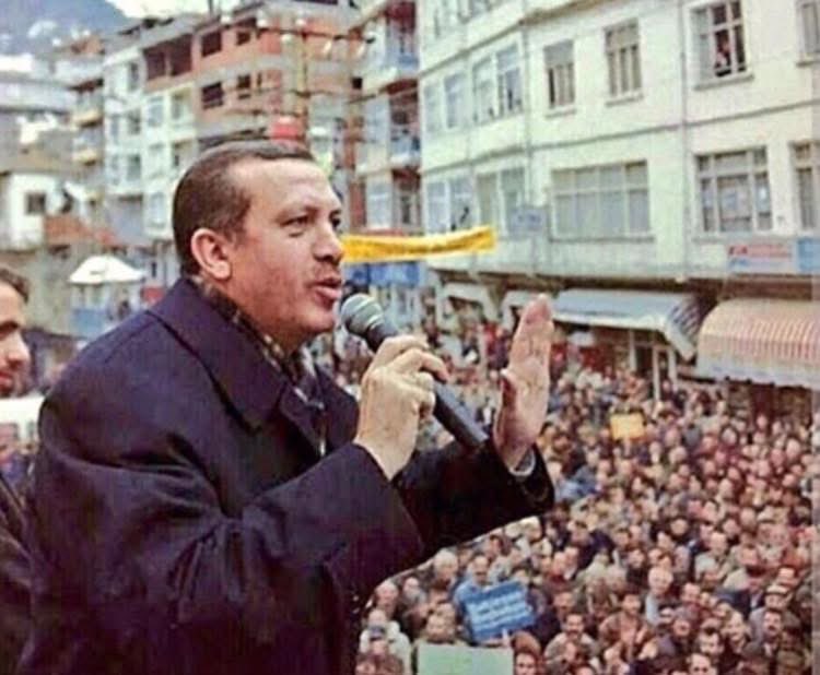 ikikasim's tweet photo. İyi ki AK Parti'liyiz,
İyi ki Recep Tayyip Erdoğan'in yol arkadaşıyız ! https://t.co/helPGMxpzw