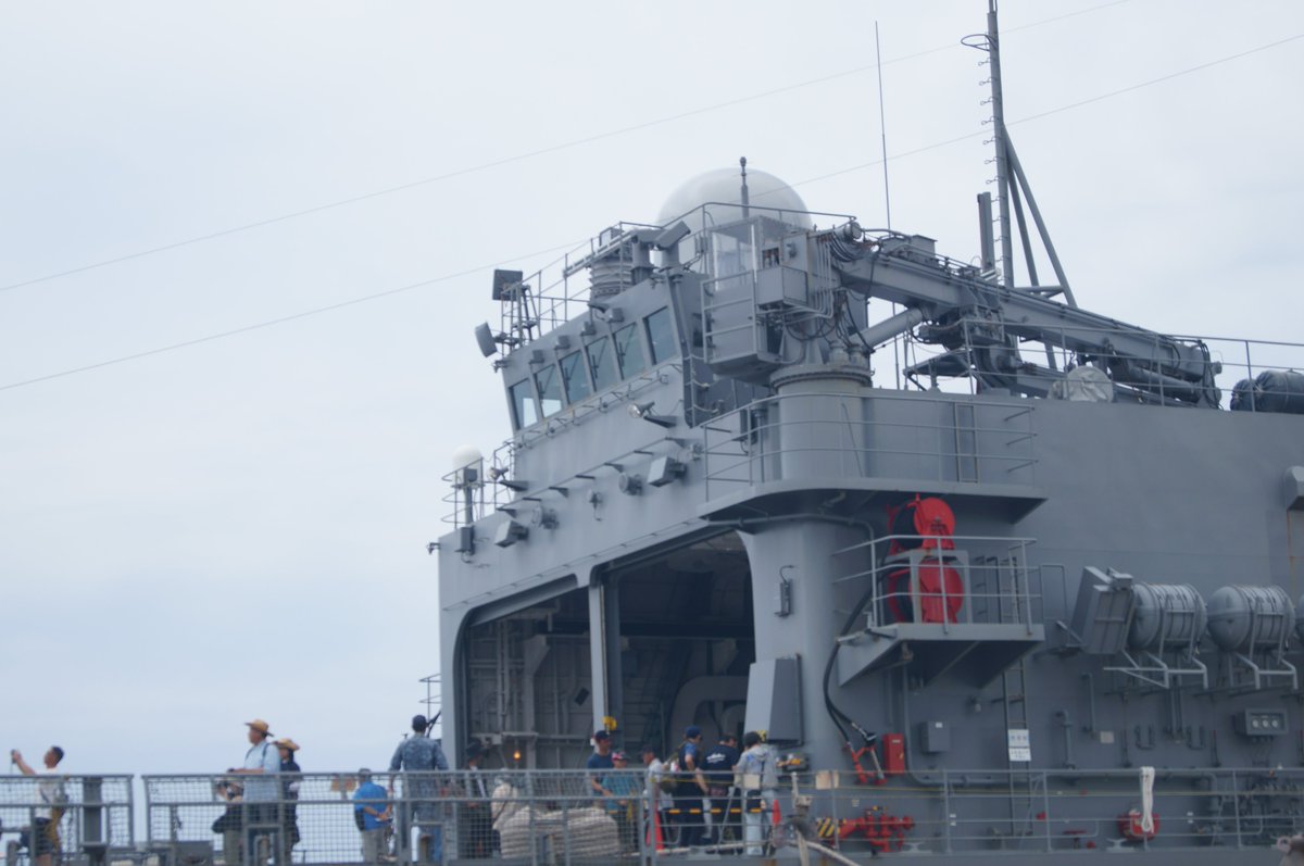 kanba4's tweet photo. こちらは
＃訓練支援艦てんりゅう
の後部甲板と
＃巡視船さど
の全景と機関砲です。
イカつさがカッコいいですね☺️ https://t.co/YPeuysPeqo