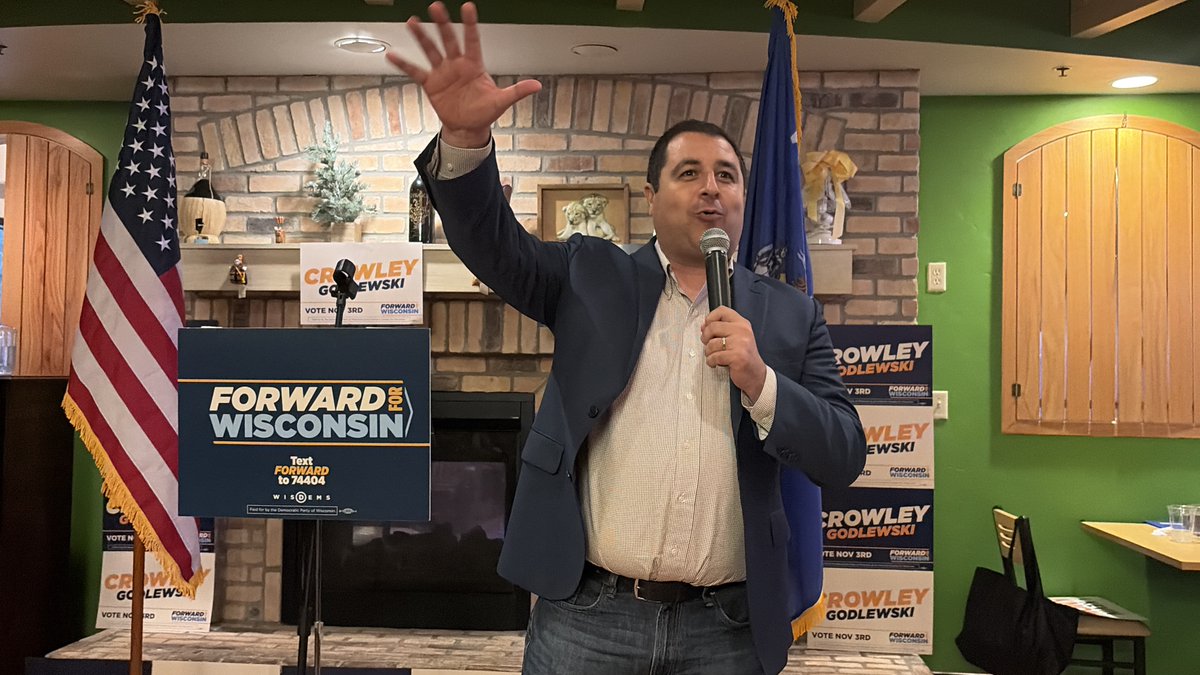 JoshKaulWI's tweet photo. Day 3 of the #Forward4WI tour: Portage. La Crosse. Eau Claire. North Hudson. 

People are fired up to elect Democrats up and down the ballot! https://t.co/LKVZXC87fI