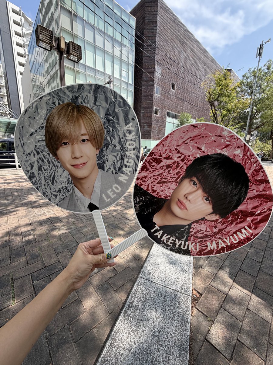 _aaaaaakn's tweet photo. たくさんのキラキラ浴びてきた🥹❤️🤍
2推しだけど真弓くんをずっと追っかけて
お立ち台反対だったけど隙間からうちわ見つけてくれて😭🫶シゴデキ男でした😭❤️
真弓くん名義なのに毎回真弓くん側引けない🤣

ぼっちだったけど写真お手伝いしてくれたお姉さまたちありがとうございました🥹❤️🤍 https://t.co/OTbwIRIJAr