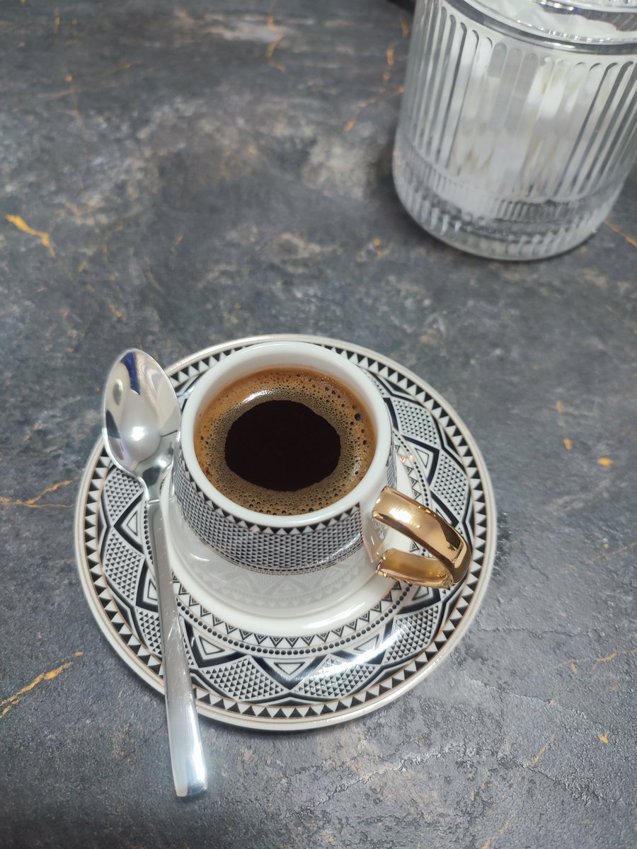 awmiir_yf's tweet photo. مراقب باشین چه چیزی رو با چه کسی تجربه میکنید، ممکنه #قهوه خوردن با آدم اشتباه باعث بشه شما از قهوه بدتون بیاد. https://t.co/Oqwehlj5Wn