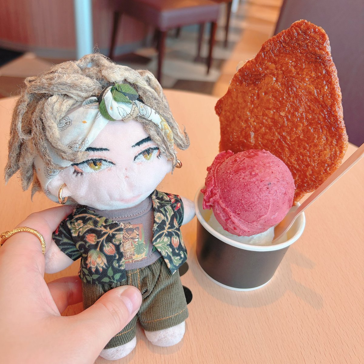 YaMiKuMo_YAMI's tweet photo. ※自作ぬい
朝ジェラート🍨 https://t.co/5eL7TsrNfv