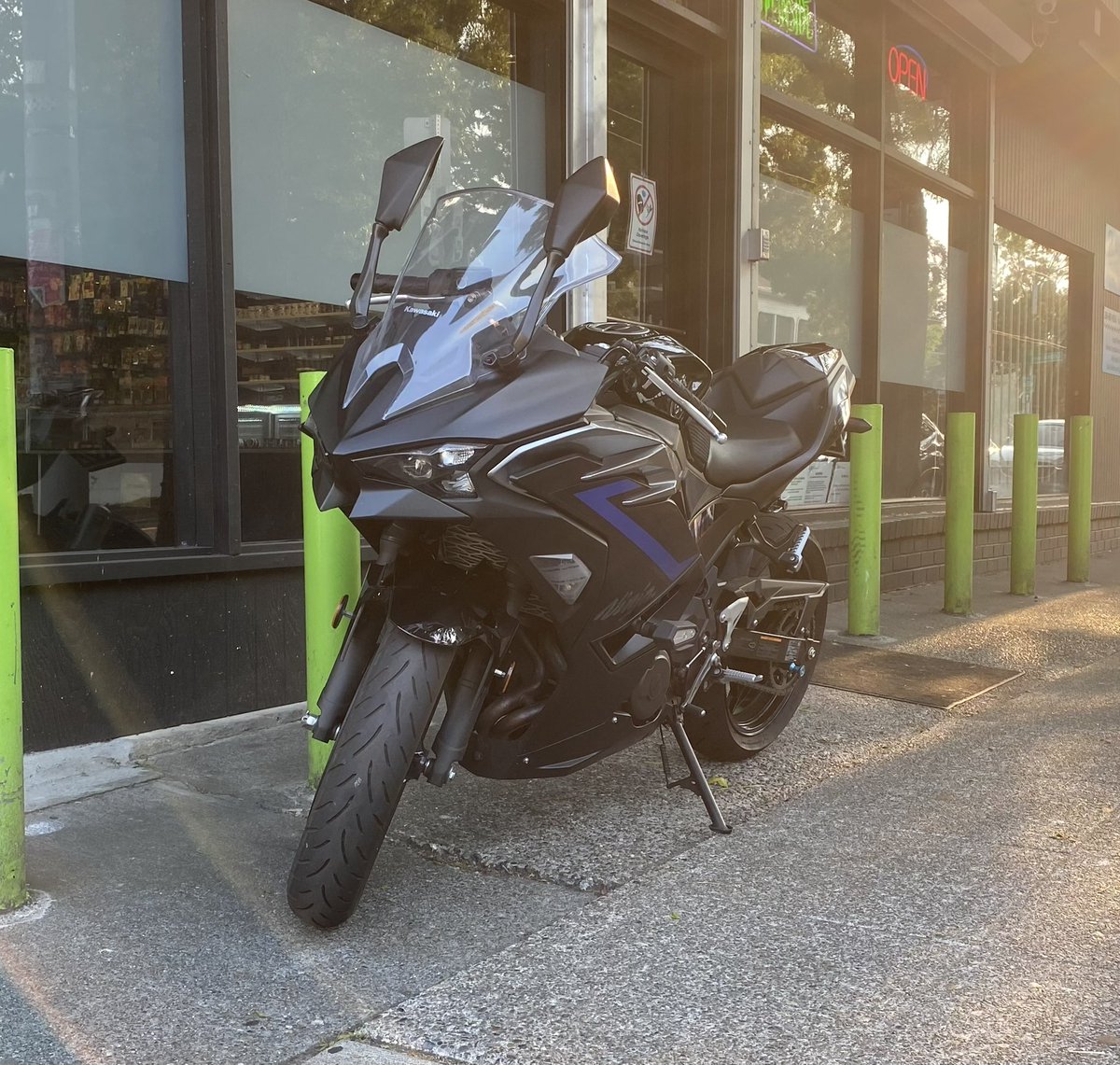 azukibuni's tweet photo. finally got mi bike today !! :3 https://t.co/UNOrEwxxQi