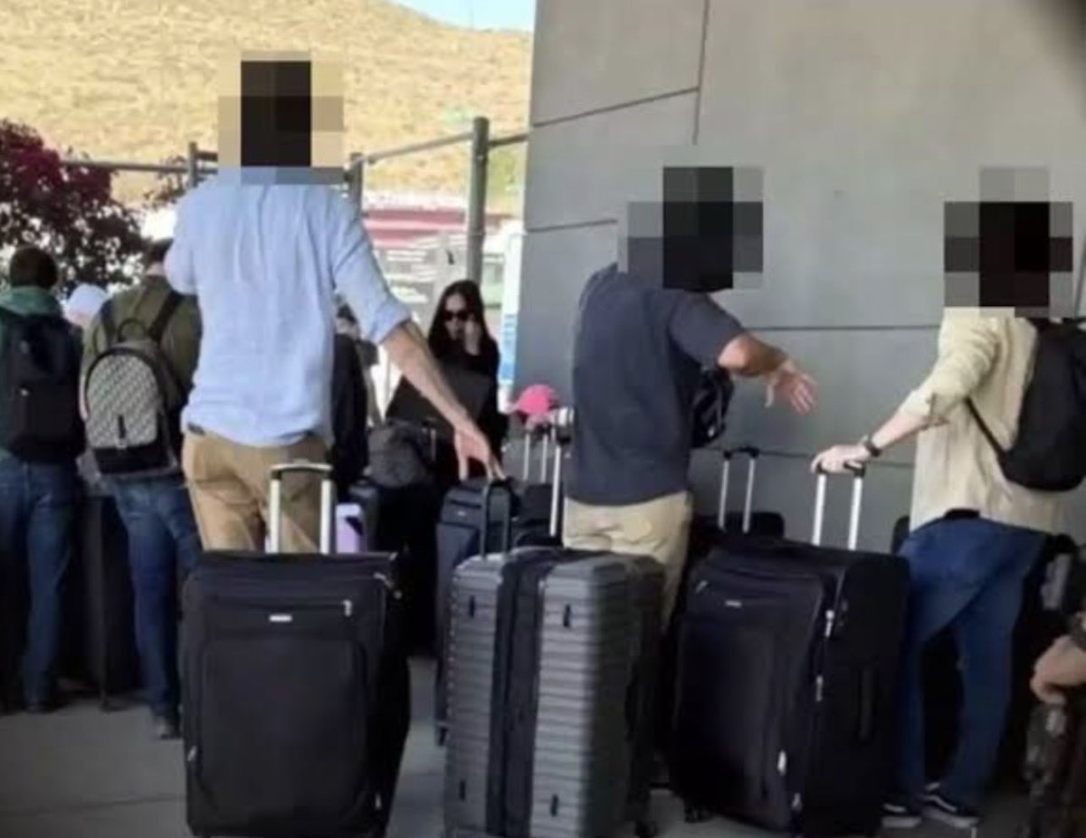 AstroLogica__'s tweet photo. A los verdaderos narcos no les retiran la visa. ¡Se las regalan! 

Aquí 👇 los  17 familiares de Ovidio Guzmán, hijo de “El Chapo”, a los que no les pidieron visa para entrar y quedarse a vivir, cómodamente, en EEUU 🇺🇸. 
Protegidos por  Trump, @DeputySecState y @marcorubio 

¡A toda madre los chapitos ! 🫠👇