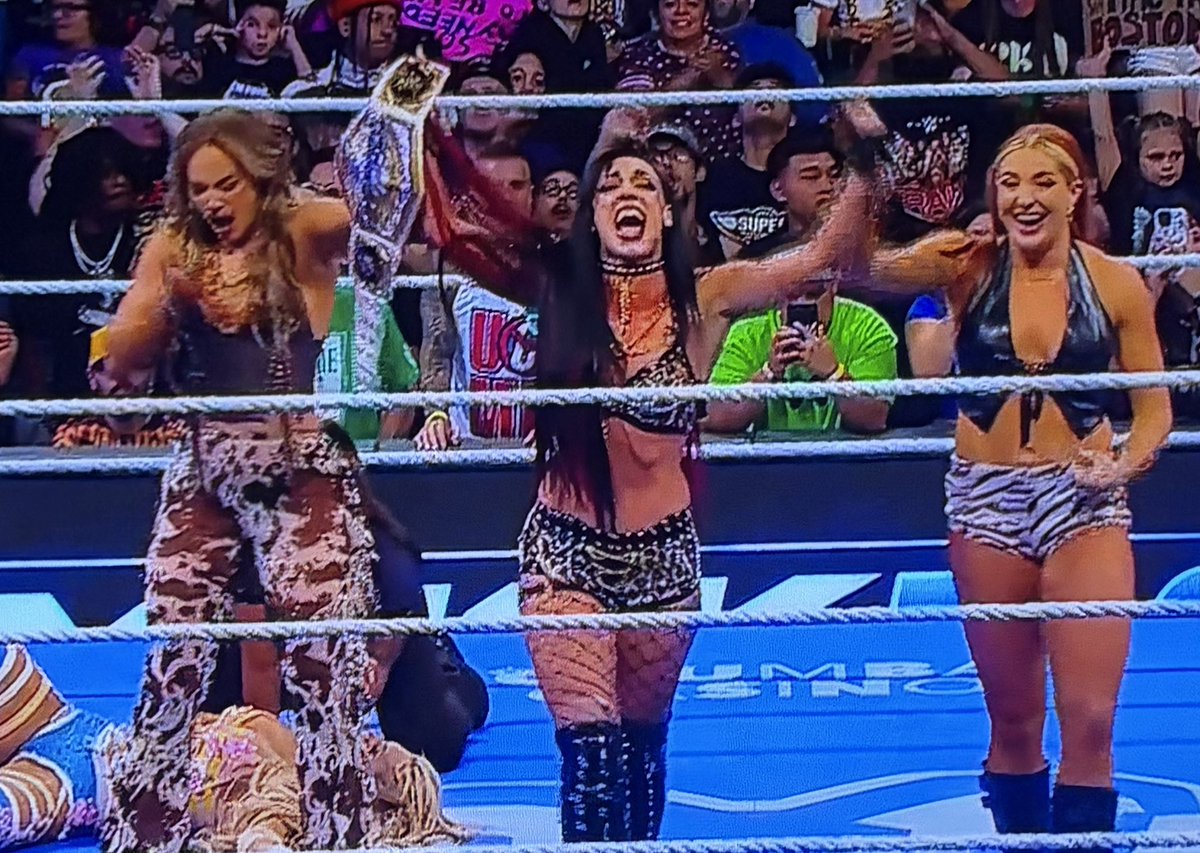 FadeAwayMedia's tweet photo. 🚨 JACY JANE IS YOUR NEW UNITED STATES CHAMPION 

FATAL INFLUENCE IS DRAPED IN GOLD 

#Smackdown https://t.co/RnvJtAT0oD