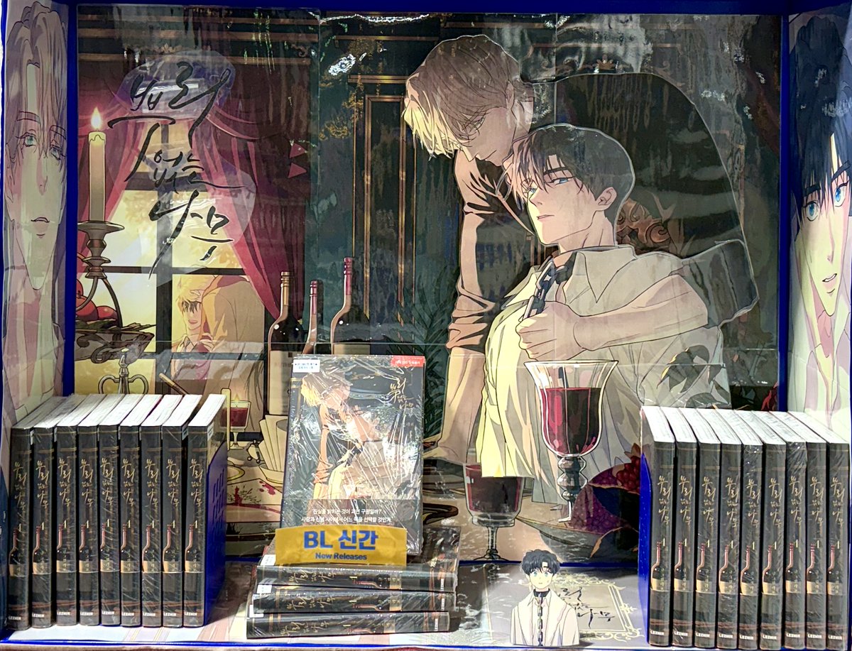 animate_hongdae's tweet photo. 【입고소식📕/#BL】

유서에 담긴 ✉️ 충격적인 진실과 
하나씩 드러나는 과거.

태경이 진실에 🔍 다가설수록 
두 사람의 갈등은 깊어지고… 💥

7년 전 그날의 🖤 사건이 
다시 그들을 위협하는 가운데,

과연 그들이 🥀 밝혀내야 할 
진짜 진실은 무엇일까? ✨

#뿌리없는_나무 4권

🎁애니메이트 특전 포토카드 2종

#홍대 #애니메이트 에서 만나보세요 (🎀ॣ•͈з•͈ ॣ)
