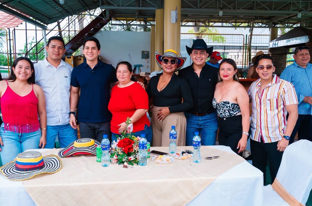 johnnyteranb's tweet photo. ¡Más ideas para Los Ríos! 🤝🇳🇬

Compartimos un espacio con profesionales de distintos cantones de la provincia, conociendo sus iniciativas y escuchando propuestas que pueden convertirse en nuevas actividades para nuestra gente. https://t.co/YZNGctIA1v