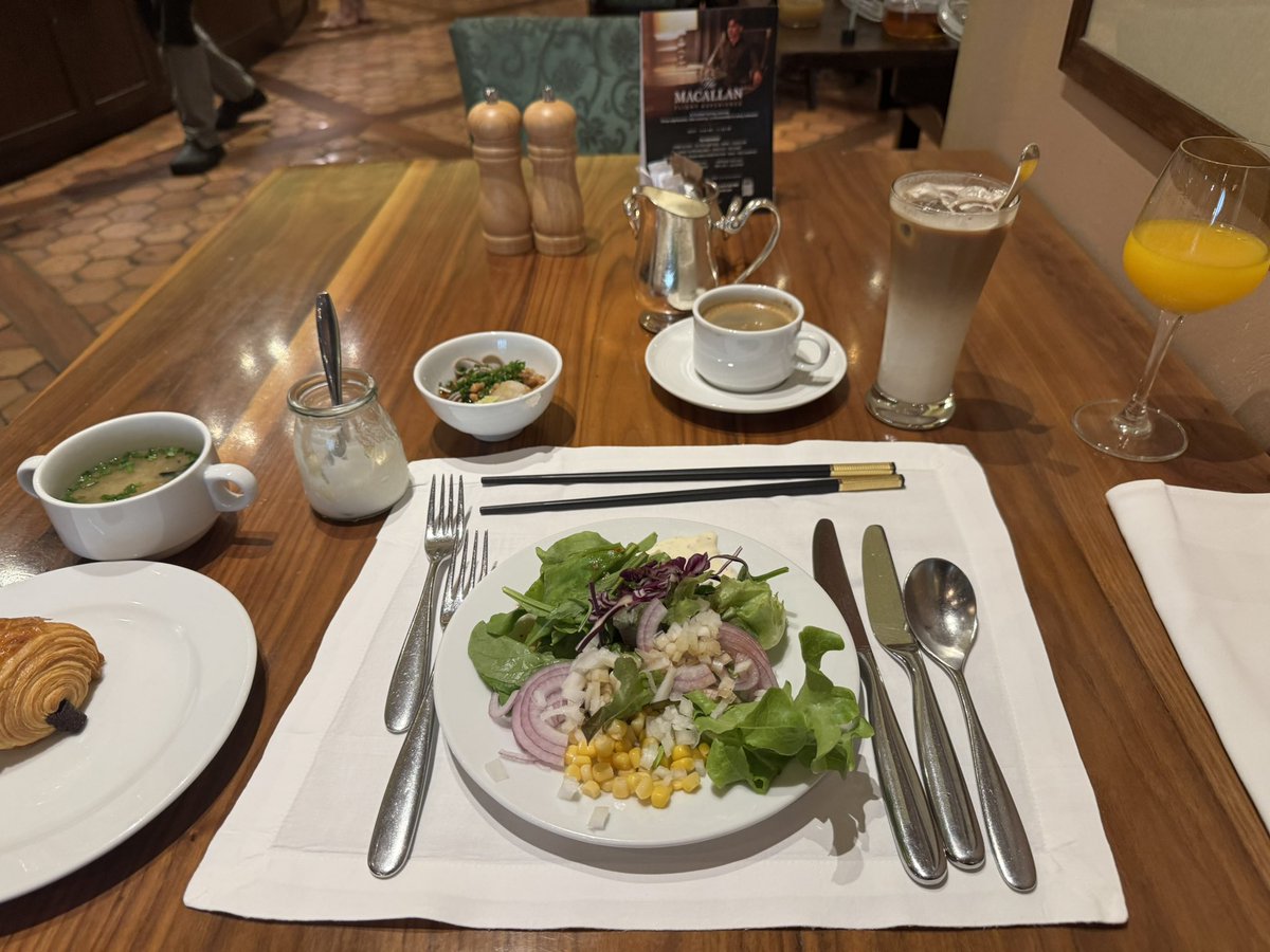 marosuke_gf's tweet photo. 今日も同じ席で良い？と聞かれ結局滞在中毎日同じ席に案内される。 https://t.co/2016K6szdX