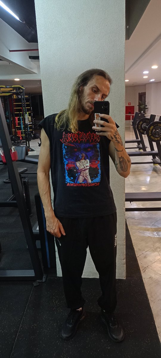 garotopodr3's tweet photo. treinei nessa sexta ao som do novo álbum do @metalminator

bem animado, riffudo e vanguardista, recomendado pra um dia de cardio. https://t.co/3oJBmTggFd