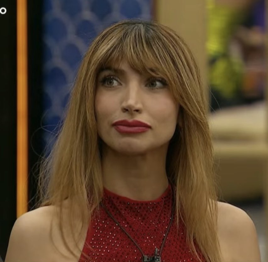ffacts__'s tweet photo. A QUIEN BANCAS? #Granhermano 

❤️ SOL
🔁 YIPIO https://t.co/GG7ahzd7LJ
