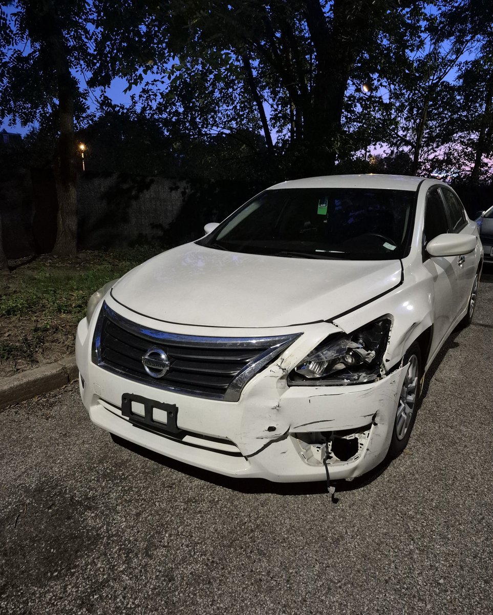 mutraxx73's tweet photo. @stlcsb Abandoned car at 17×× Waverly Place https://t.co/qIhqdfHlBj