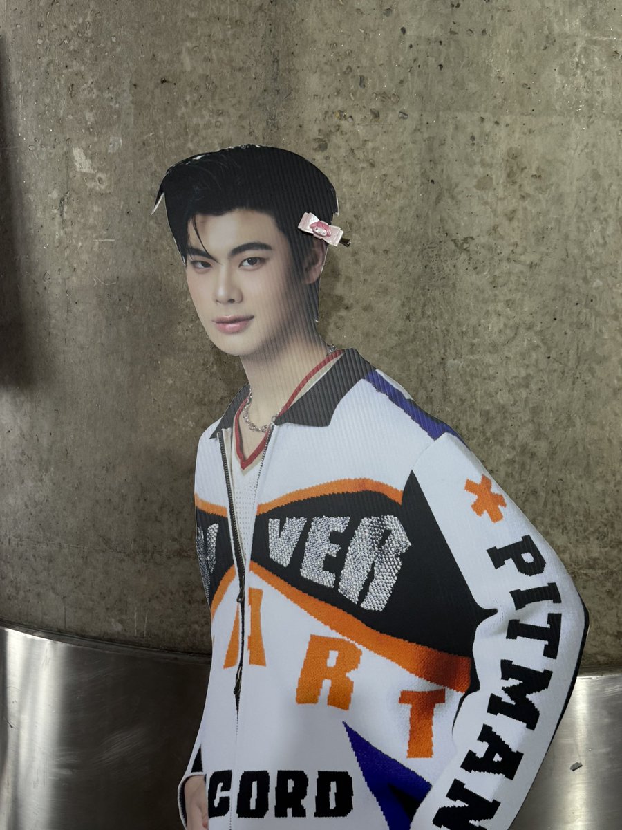 naymoogrob's tweet photo. น่ารักโคส 🎀🎀

#DuangGoRoundConcert
#ด้วงจะโกราวน์แล้วนะเธอ
#เจอด้วงที่อิมแพคนะเธอ https://t.co/FcNeAmcoim