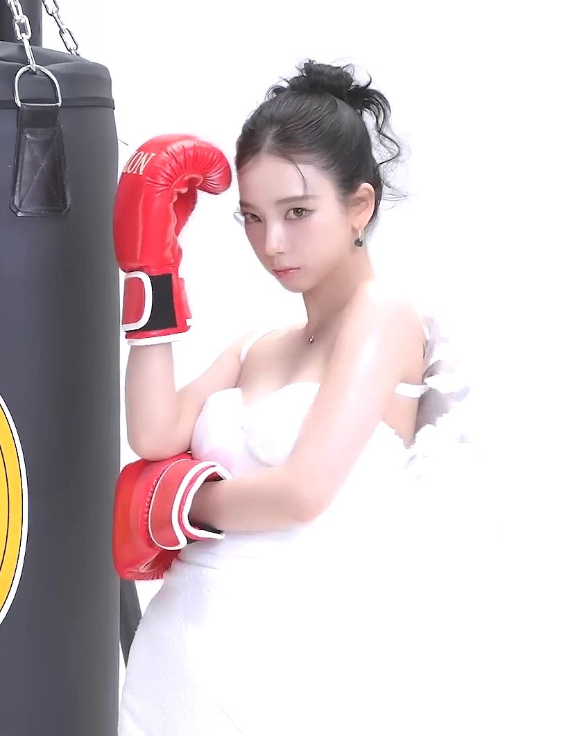 Kimdonghyu93321's tweet photo. #카리나 #Karina #에스파 #aespa 복싱
*https://t.co/LJ9eRp4IOI https://t.co/R0O5brEdpv