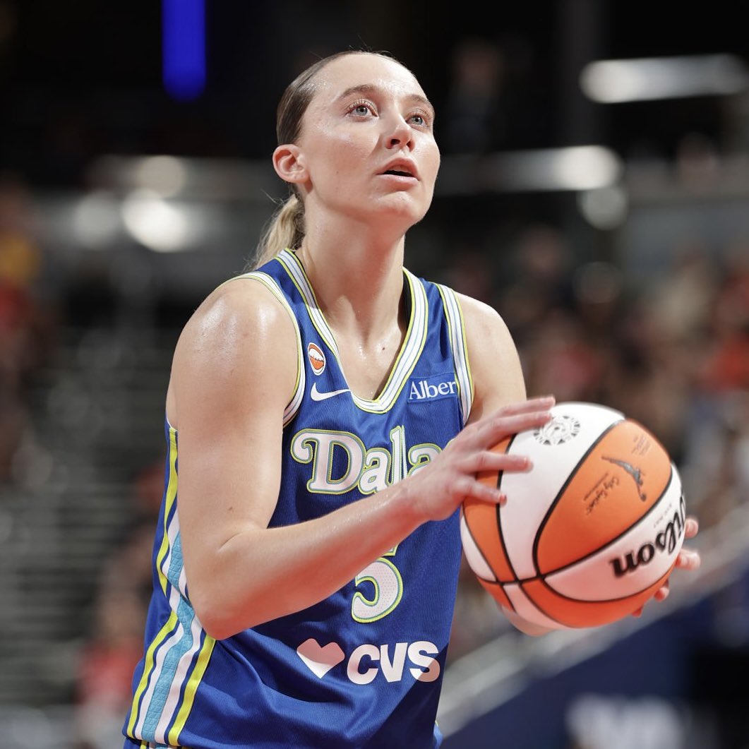PolymarketHoops's tweet photo. Paige Bueckers now holds the second-most 25/5/5 games in a season by a point guard EVER. https://t.co/fhMAHPqmSe