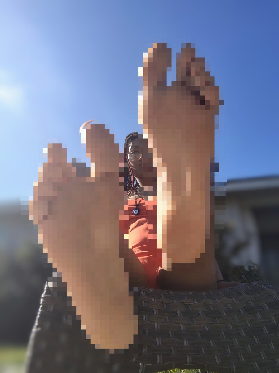 liltoesbigsole0's tweet photo. give me something to smile at. 😒

$20 tribute. links in bio 😒

https://t.co/FlFikA6IU6 https://t.co/7PJGyLePzb
