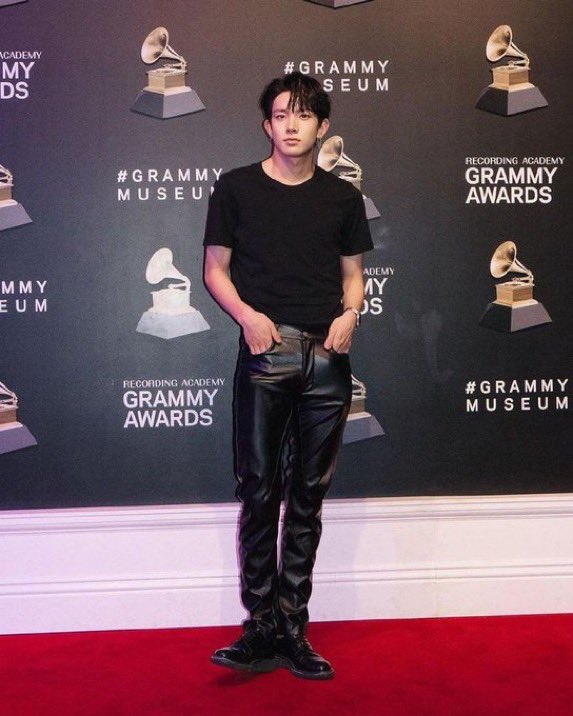 evanfolder's tweet photo. DROP THE TAGS FOR EVAN AT THE GRAMMY MUSEUM!

EVAN TAKES THE SPOTLIGHT
#EVANGrammyMuseumSpotlight
#EVAN #에반 @h_evva_n @evan_officialJP https://t.co/Q8VqArvGvs