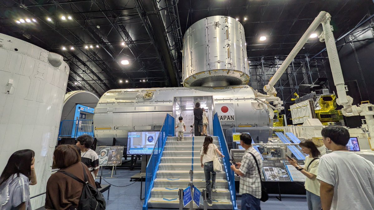 Gejiwara's tweet photo. H3ロケット打ち上げ成功記念に（じゃないけど）、JAXAの展示館にやってきました☺️ https://t.co/TITJdrlIY9