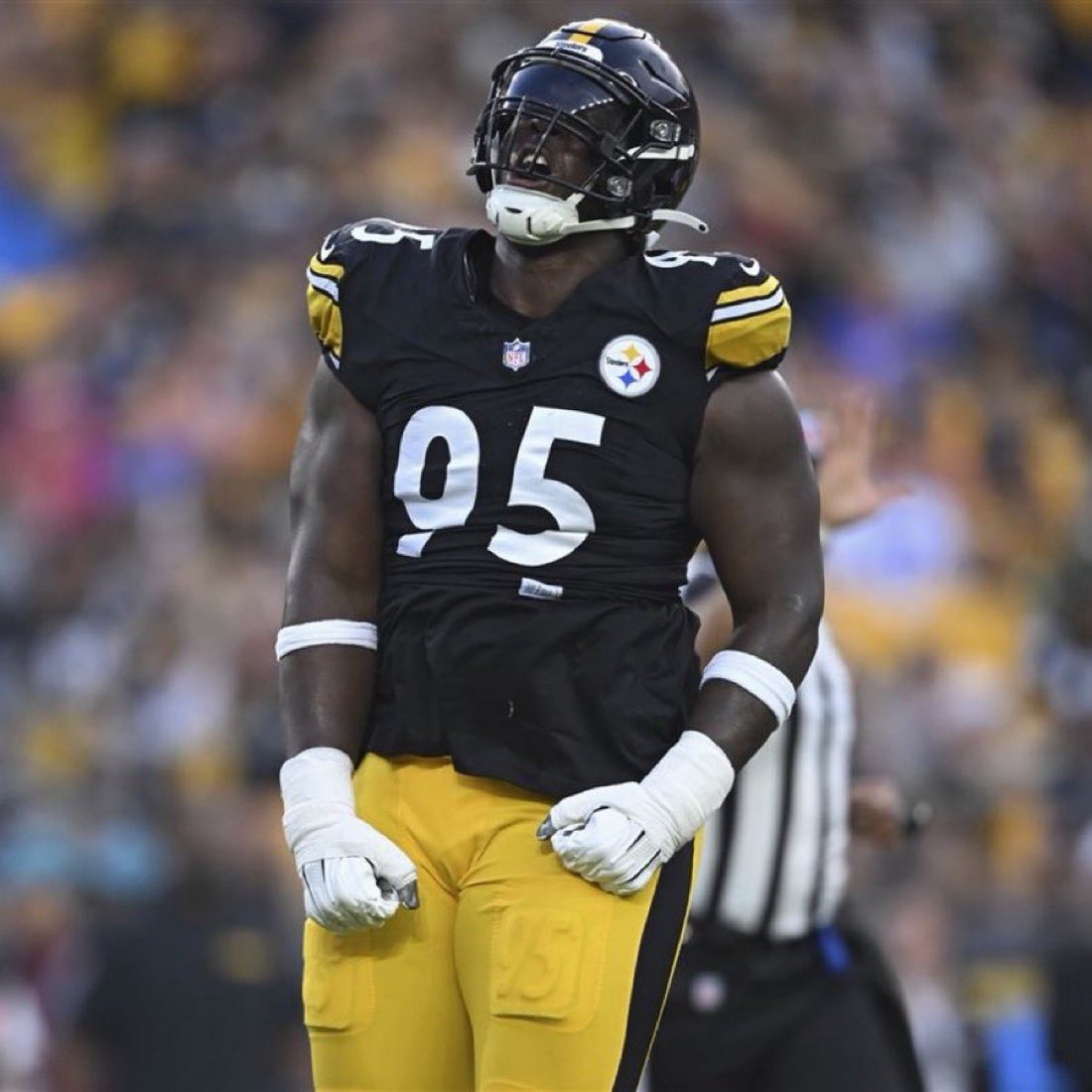 PickensBurgh's tweet photo. 🚨 BREAKING🚨

The Steelers have agreed to a 4-year, $72M contract extension with DT Keeanu Benton

💰 $18M per year
📈 Highest-paid DL in Steelers history https://t.co/SWDdwc9fZn