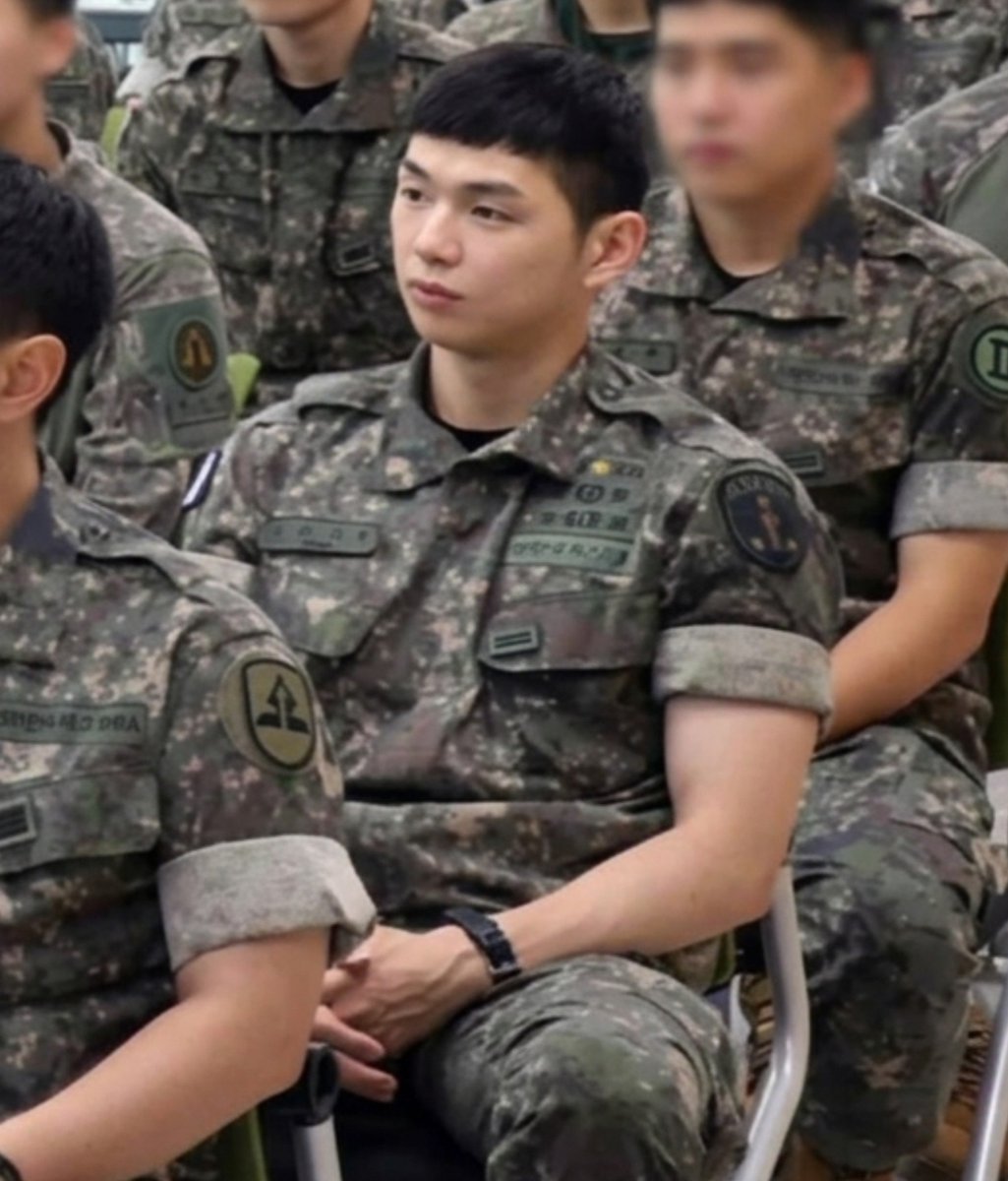 Maebelline1210's tweet photo. "🐶 At the Korea Army Training Center, they describe squad leaders as being in the top 1%. And even within that, I made it into an even smaller percentage…"

Yes babe I can finally feel the impact of this statement.. you are indeed one of the select few in everything you do.. how proud you make us 🥹🔥