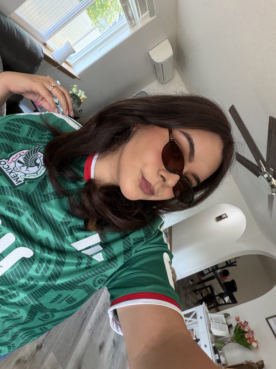 yestrawberry's tweet photo. Haven’t posted for a while 🇲🇽 https://t.co/p8EvJnwdZI
