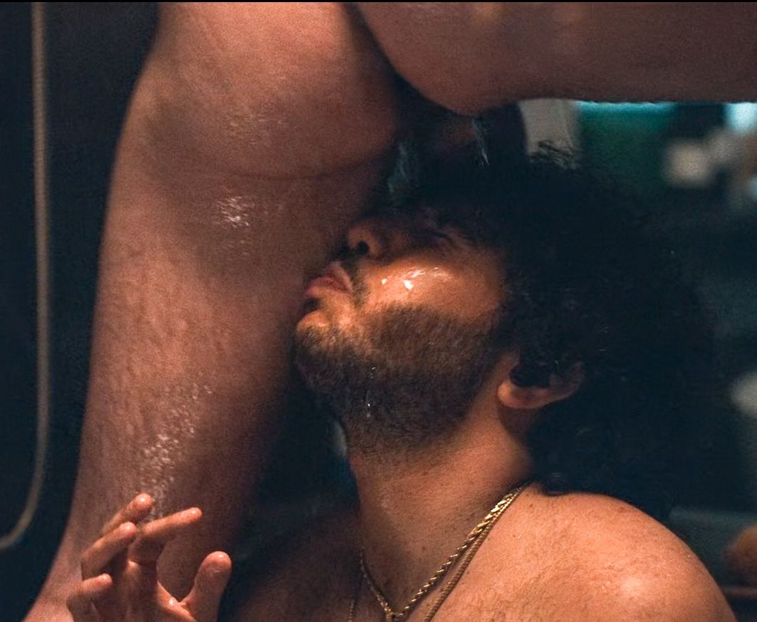 AlexaBlinkin's tweet photo. Benny Blanco’s a hot mess—always high on weed, zero role model vibes. If you ask me, he should seriously keep his distance from Selena and the kids. Not everyone’s #boyfriend goals. #PR #Gomez #Selena #relationships #Gay https://t.co/sByKm1tXjq