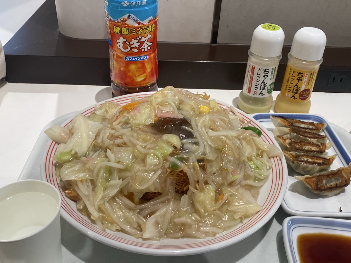 m_keiji's tweet photo. リンガーハットの皿うどん
レギュラーサイズがめっちゃ多かった😆
#リンガーハット https://t.co/yqrbjmcaFt