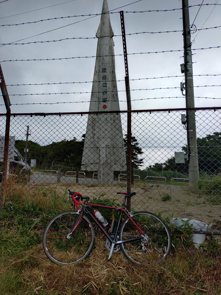 ginshow_no5's tweet photo. 快晴ダムとどんより脊振 https://t.co/LwHIph46aA
