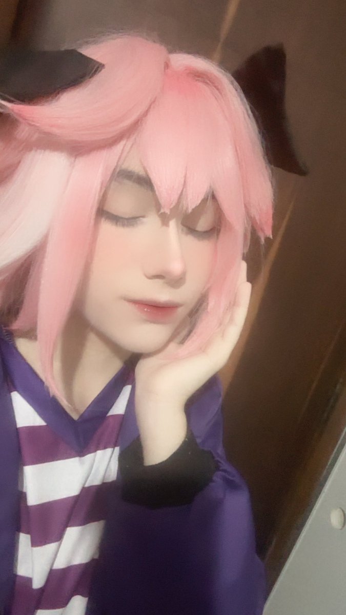KUSACOS's tweet photo. what astolfo do you prefer?

#femboy #astolfo #crossdresser https://t.co/tw4epZx1DH