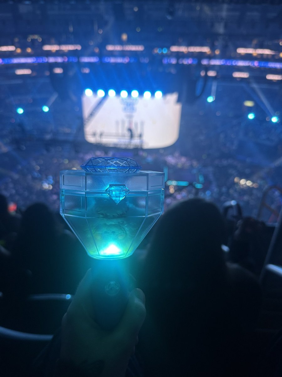 jikyuhun's tweet photo. IM STILL IN THE MF HOUSE https://t.co/PMOWZ7AGMH