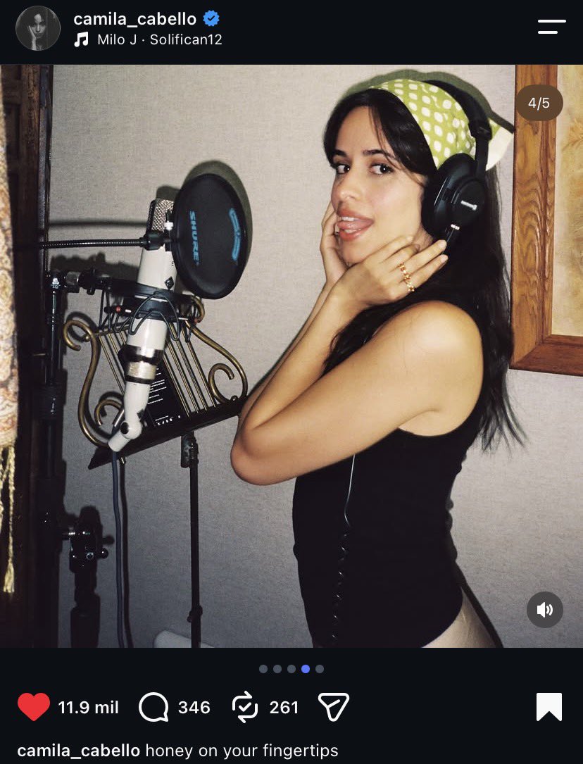 camrenhn's tweet photo. “HONEY ON YOUR FINGERTIPS” tú y yo entendimos. https://t.co/DSaVP5GkQ3