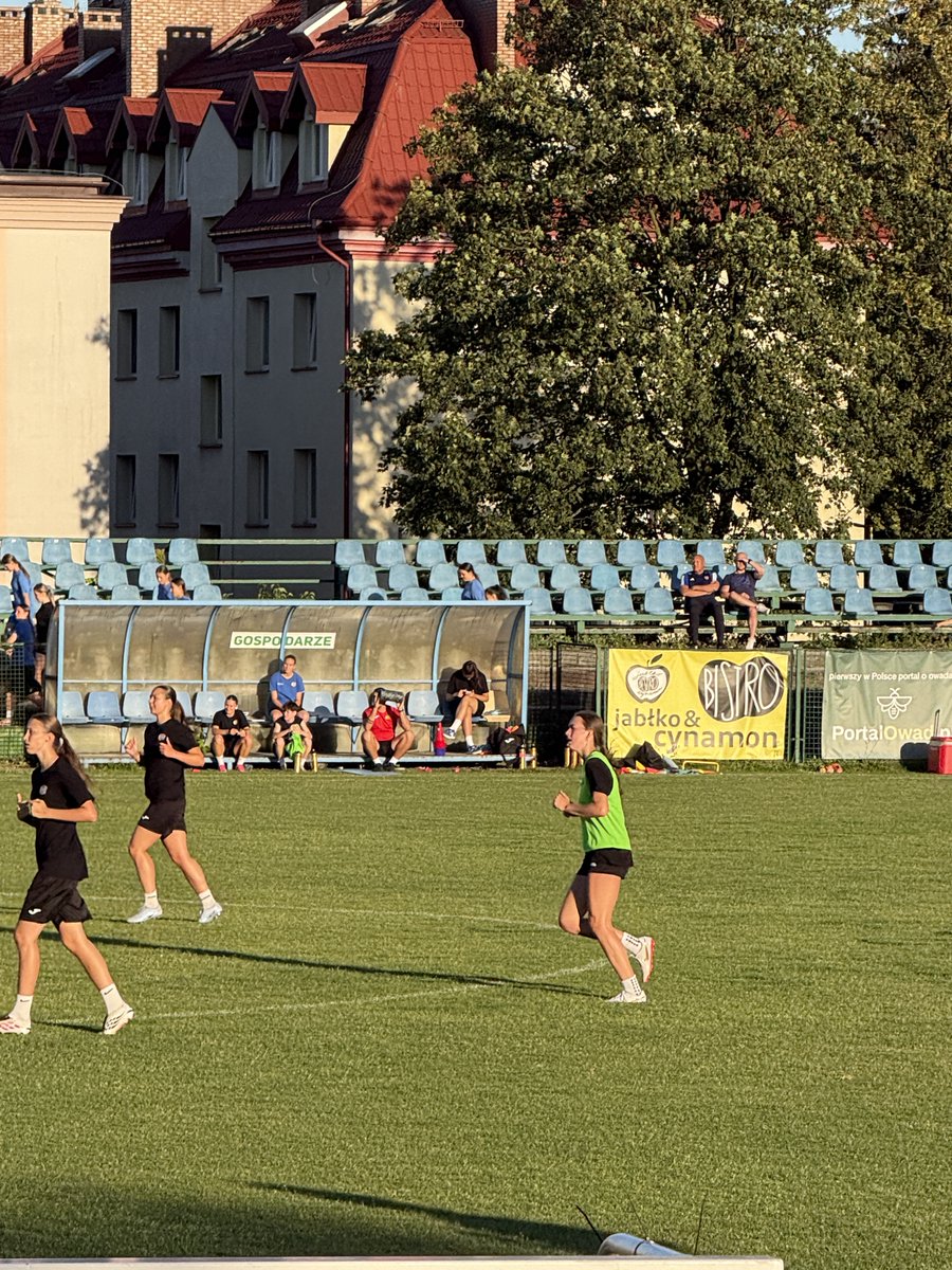 kbodyziak's tweet photo. Had a great time in Poland training with this awesome club.  Thank you KKS Czarni Sosnowiec for hosting me these last few weeks.  Do zobaczenia i powodzenia w tym sezonie!  Let's go Czarni! 💪⚽️
@CzarniSosnowiec @tylkokobiecyfut @laczynaskobieca @pdalegacyblue09  
@NDCoachNorman @gll088 @DawnSiergiej  @samar_azem @LucaCrivellari2 @AU_WSoccer @StagsWSoccer @StagsWsocCoach @coachclh77   @WakeWSoccer @CanesFutbol @HoyasWSoc @UVAWomenSoccer @BC_WSOC @CoachGraceB @CoachCWatkins @Vol_Soccer @HokiesWSoccer @TerrierWSOC @clemsonwsoccer @RUWSoccer @SHUWSOC @psucoachtim @IndianaWSOC @PC_WomensSoccer @ArmyWP_WSoccer  @UConnWSOC @XavierWSOC @ky1eventer @Pitt_WSOC @TerpsWSoccer @DaytonWSoccer @LehighWSoccer @Bucknell_WSOC @SpiderSoccer @DrexelWSoccer @DelawareWSOC @HCrossWSoccer @CuseWSOC @RhodyWomens @MonmouthWSOC @jasondowiak @chris_wazzy @USYNT @TopDrawerSoccer @ImYouthSoccer
