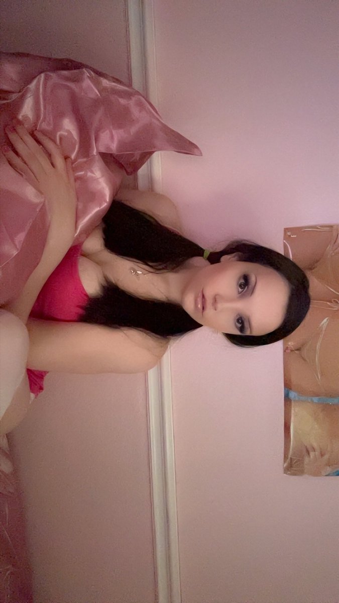 Pbunny2004's tweet photo. Got Playboy sheets which means… photoshoot time!!!!! 🫧🍭💘🐰 https://t.co/klpit66nt6