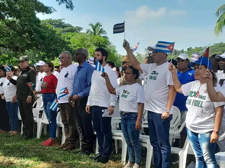 LuisAngel246766's tweet photo. Desde Birán, cuna de héroes, celebramos los #100AñosConFidel. Con la seguridad de que #CubaEstáFirme y #PatriaOMuerteVenceremos https://t.co/eNv3Ipj7G8