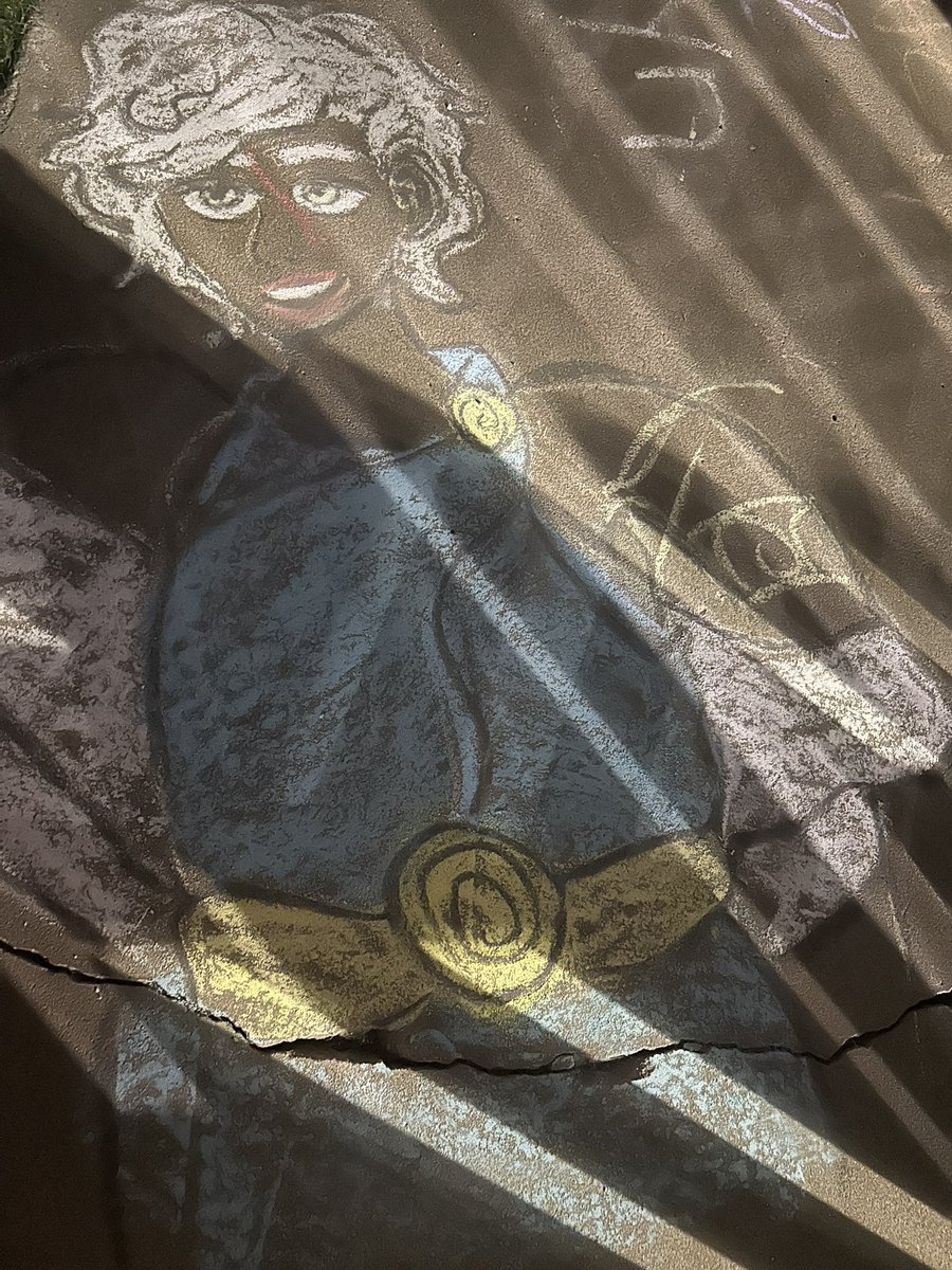 FallynApples's tweet photo. Playing with chalk and drew Pantheon Scott. #pantheonsmp #pantheonsmpfanart #scottfanart https://t.co/GuoU9Gk103