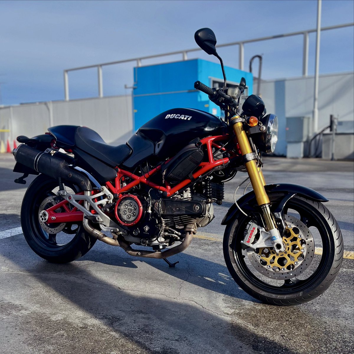 paris_sorry_2's tweet photo. #格好良いDUCATIの画像を無言で貼る https://t.co/kF7TzH5rqb