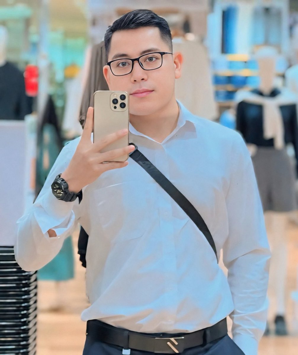 dsminhhieu's tweet photo. Vẫn còn rất nhiều bạn đang hiểu nhầm về PrEP.
PrEP là thuốc dự phòng trước phơi nhiễm HIV. Nó giúp giảm nguy cơ lây nhiễm HIV khi được sử dụng đúng theo hướng dẫn nhưng không có tác dụng phòng các bệnh lây truyền qua đường TD khác như sùi mào gà (HPV), lậu, giang mai, herpes… Vì vậy, uống PrEP đều đặn không có nghĩa là bạn đã được bảo vệ khỏi tất cả các bệnh lây qua đường TD.
Nếu bạn có QHTD với người có nguy cơ, đừng quên BCS. Đây vẫn là một trong những biện pháp quan trọng giúp giảm nguy cơ mắc nhiều STI khác, đặc biệt khi sử dụng đúng cách và trong suốt cuộc QHTD.
PrEP bảo vệ bạn trước HIV. BCS giúp giảm thêm nguy cơ của nhiều bệnh STI khác.
Kết hợp các biện pháp phòng ngừa sẽ tốt hơn là chỉ dựa vào một biện pháp.
Và cũng đừng quên tiêm vắc-xin HPV, xét nghiệm STI định kỳ khi có nguy cơ và đi khám khi xuất hiện dấu hiệu bất thường.