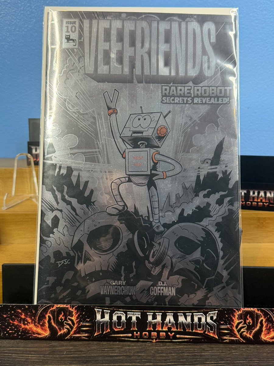 hothandshobby's tweet photo. The most important comic sold tonight …. 💚

#veefriends #hothands #hothandshobby https://t.co/TseiBwK9bP