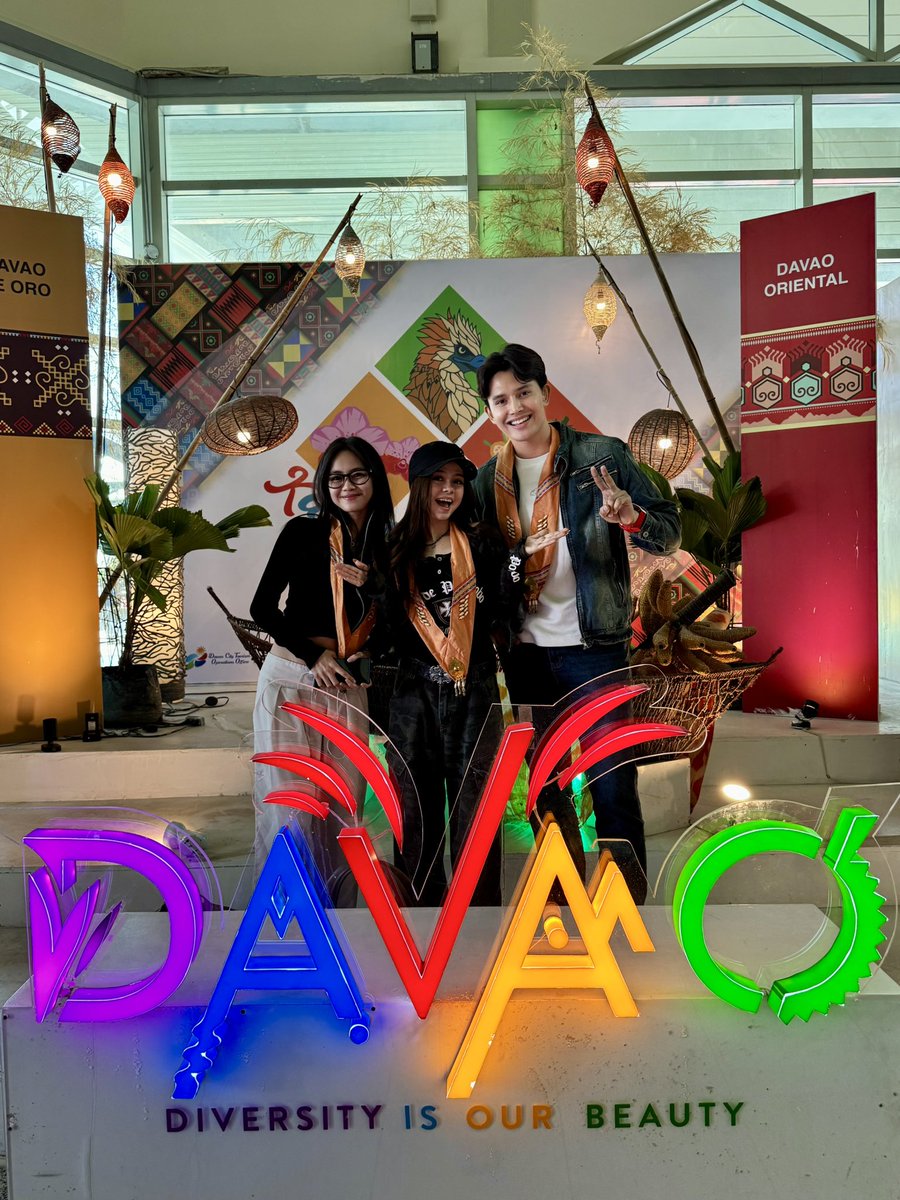 VivaOnePH's tweet photo. Maraming salamat sa mainit na pagtanggap Davao! Kitakits mamaya sa Konsierto Kadayawan! 🎤💞✨

August 15, 2026 | San Pedro Square | 5PM!

See you there, mga Ka-Vivarkada naming Dabawenyos!

#VivarkadaAtKadayawan
#VivaOne https://t.co/YQ2SLUT1Ry