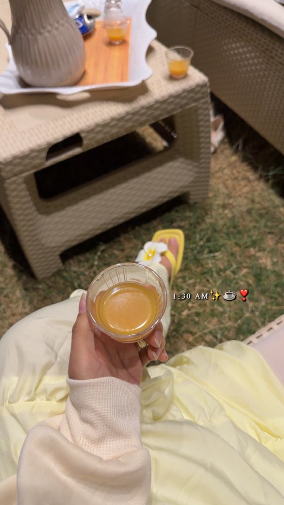Totidyts's tweet photo. واذكريني لا لمحتي في ليالي البرد نار
واذكريني لاسمعتي للمطر صوتٍ حزين. https://t.co/AuHOzylCqn