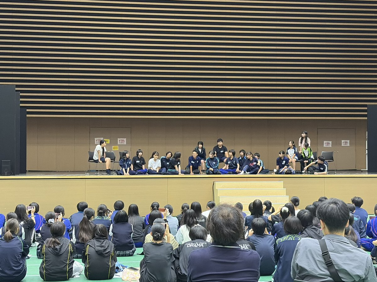 neec_engeki's tweet photo. 【千葉県高校演劇講習会】

演技班・技術班・美術班に分かれての3日間の講習会が終わりました😳✨
2日間の練習を経て、
3日目の本番に向けて全力を出し切った🔥
皆さん、本当にお疲れ様でした！

 #日本工学院  #演劇スタッフ科  #高校演劇  #舞台 #演劇部 https://t.co/LyVcMXMjYB