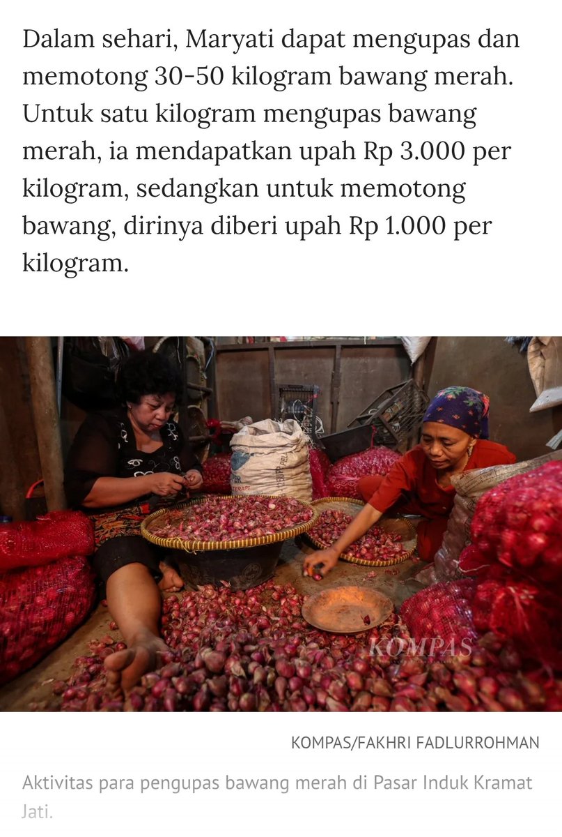 ainurohman's tweet photo. Ini kejadian 2024 di Pasar Kramat Jati. 

Sekarang, mengupas bawang sudah dpt upah Rp 700 ribu/kg.

Indahnya hidup di zaman prabowo. https://t.co/EkW6tztcbQ