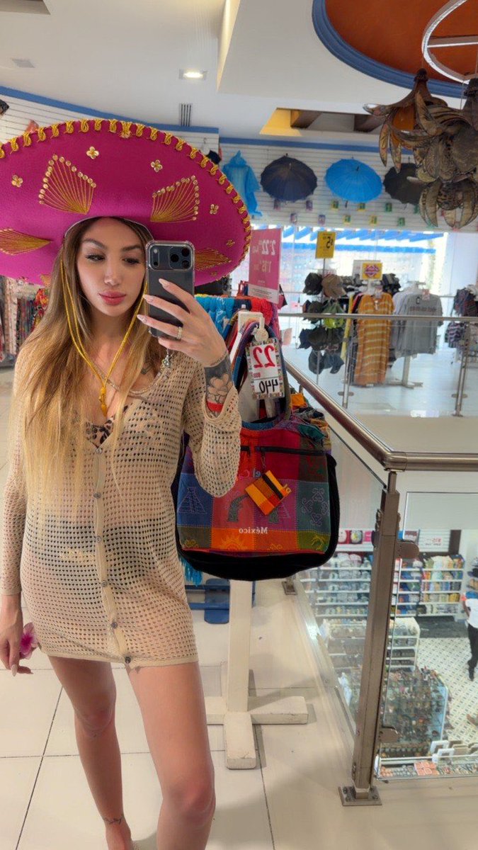 annahallowayy's tweet photo. probably gonna delete this later https://t.co/uwYUZyt04K
