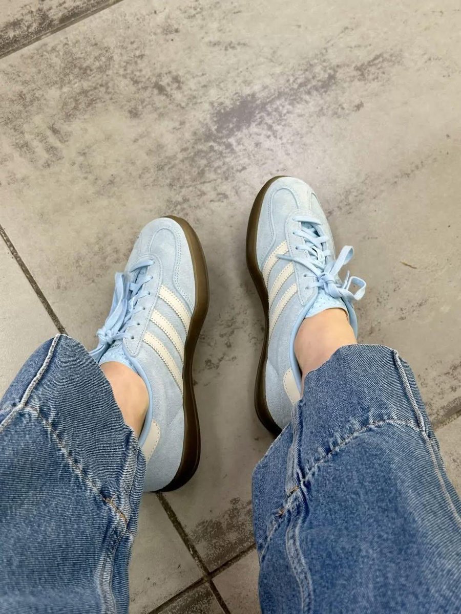 VitaIndriaw0eo's tweet photo. GILA SIH COLORWAY SEPATU INI 😭🩵 
Baby blue yang clean, CANTIK BANGET, DAN GAMPANG PARAH BUAT DISTYLING! https://t.co/qvyDKYk1lA
