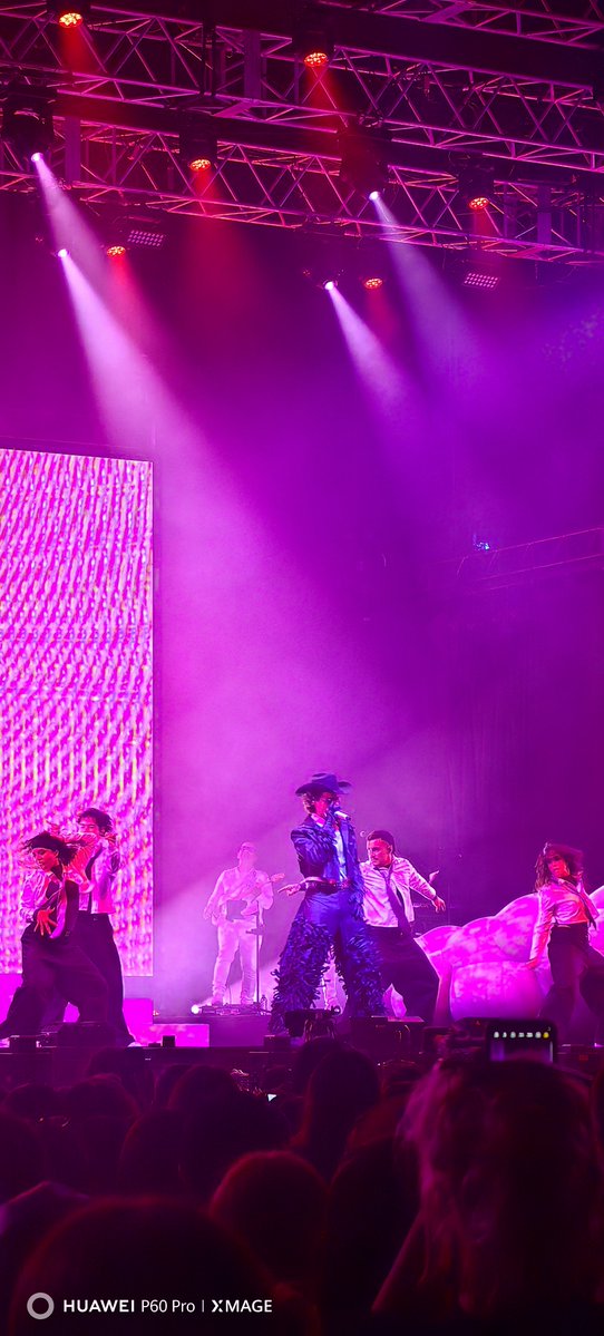 vinlopez's tweet photo. Humbe in the stage now. Great vocalist. He delivers new sound. May pagka theatrical na slow sound like Luis Ponsi. Humbe is on fire! Up next, SB19. 

SB19 TOKYO DRIP
@SB19Official #SB19
#SB19atSummerSonic_Tokyo https://t.co/d20nJJ3YS7