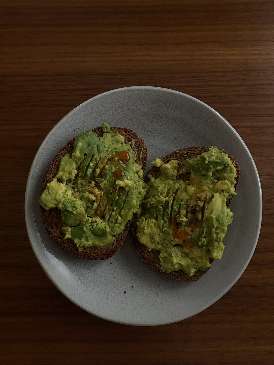 eu66548's tweet photo. カフェで食べた🥑トーストが美味しすぎたから再現してみた https://t.co/1hmme3MZnQ