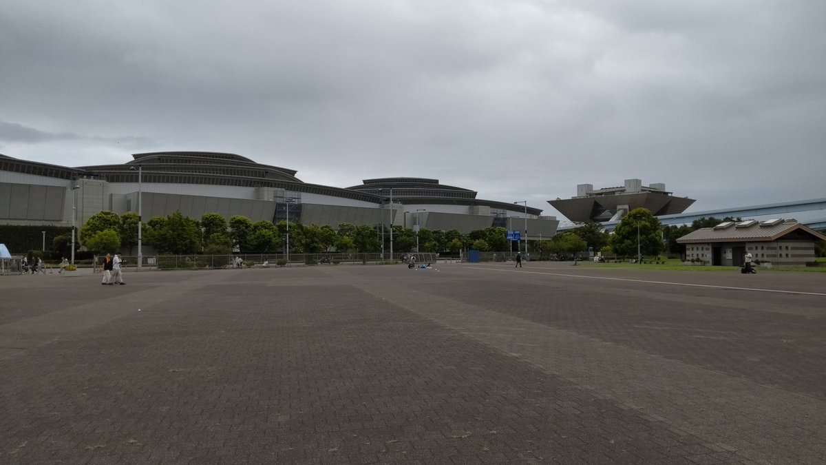 Joban_E657's tweet photo. 夏コミ１日目終了！
雨のお陰もあってか、あまり暑くなくて快適な夏コミでした。
連日参加なのでまた明日！ https://t.co/M0DO5uNw2O